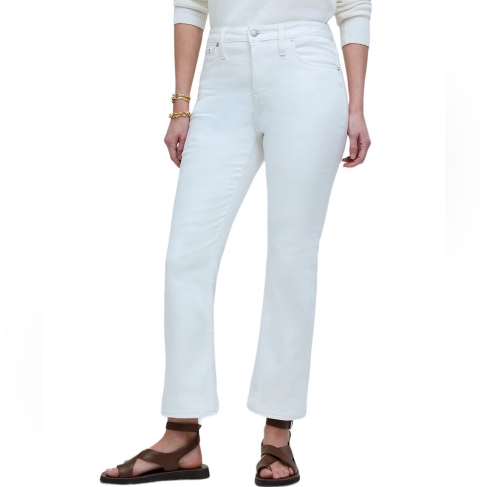 Madewell Curvy Kick Out Crop Jean in Pure White